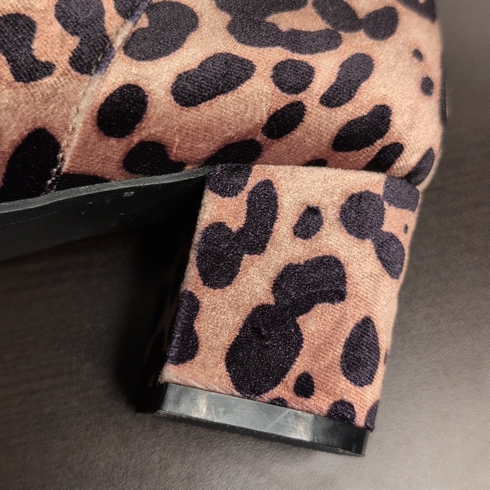 A New Day Leopard Print Booties Side Zipper Edgy Chic Mob Wife Size 6.5 - Picture 8 of 11